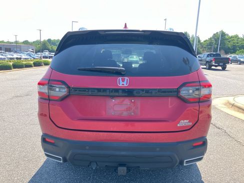 Used 2023 Honda Pilot Touring image 18