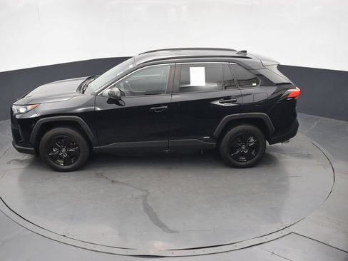 Used 2022 Toyota RAV4 LE AWD/4WD image 38
