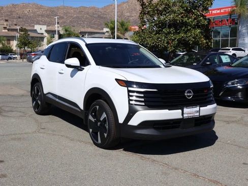 New 2025 Nissan Kicks SR image 2