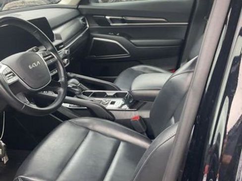 Used 2025 Kia Telluride S FWD image 9