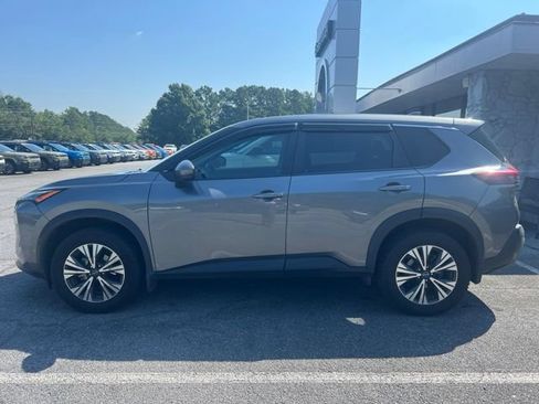 Used 2022 Nissan Rogue SV FWD image 5