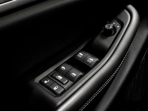 Used 2023 Jeep Grand Cherokee Limited w/ Black Appearance Package AWD/4WD image 25
