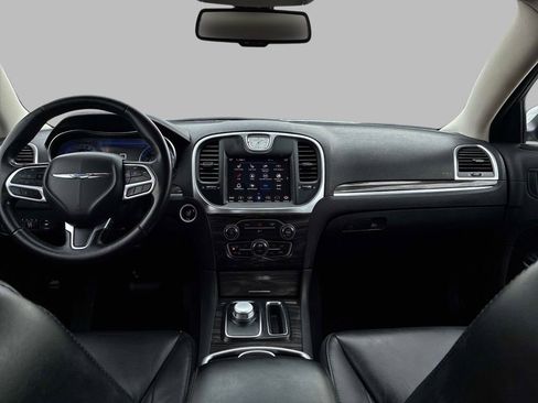 Used 2019 Chrysler 300 Touring w/ Quick Order Package 2EF image 15