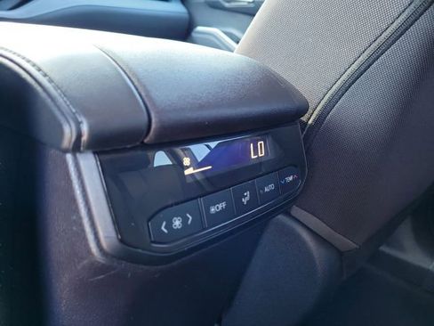 Used 2023 Toyota Highlander LE image 15