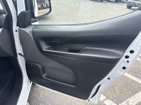 Used 2014 Nissan NV200 S FWD image 25