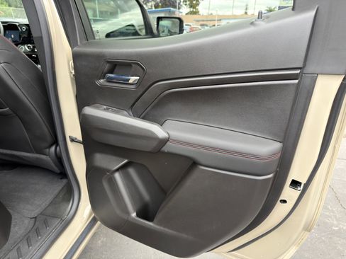 Used 2023 Chevrolet Colorado Z71 w/ Z71 Convenience Package 2 AWD/4WD image 13