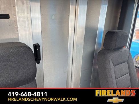 New 2025 Chevrolet Brightdrop 400 image 38