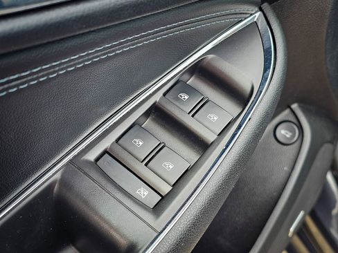 Used 2016 Chevrolet Cruze Premier image 11