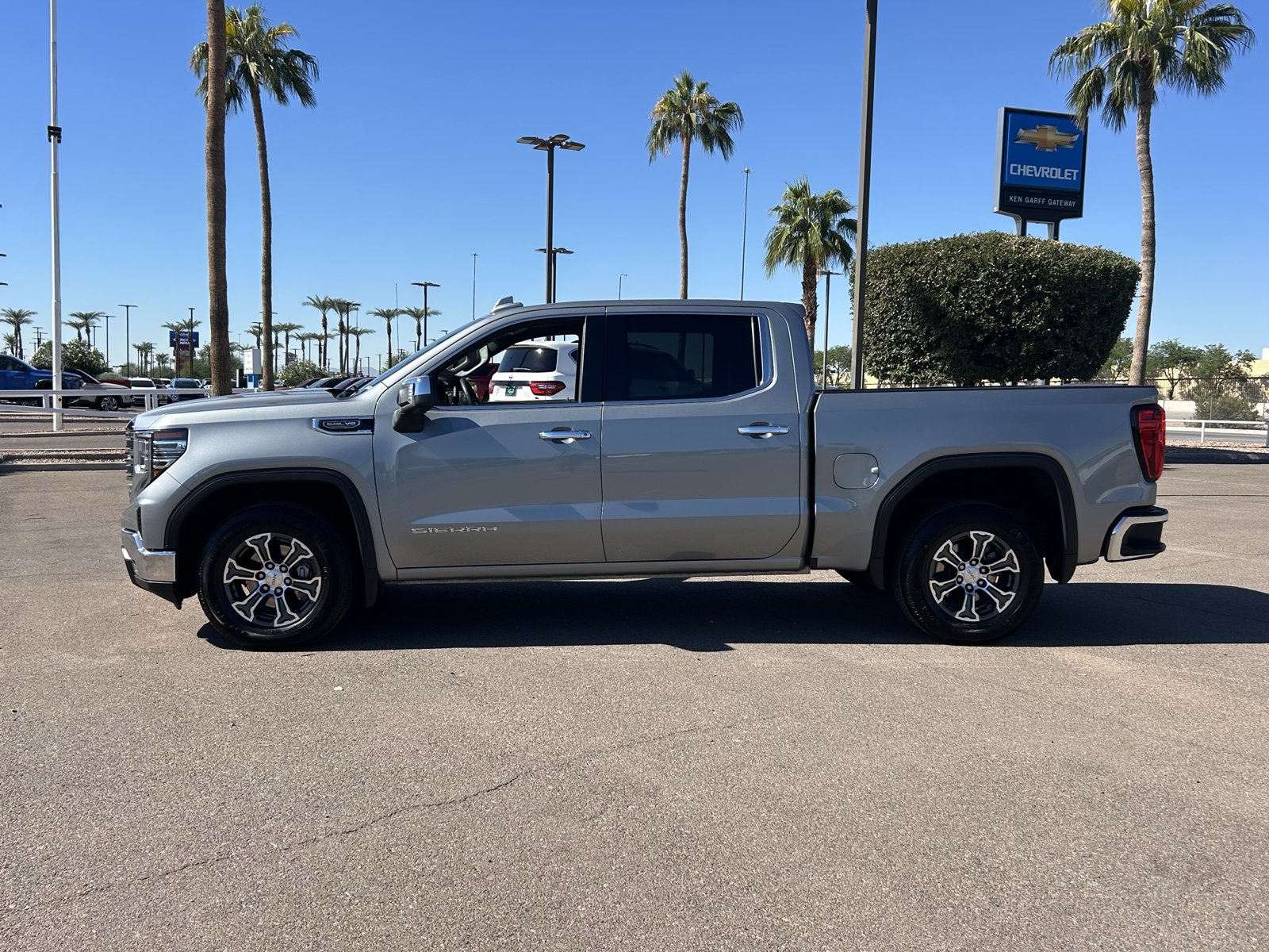 Certified 2025 GMC Sierra 1500 SLT RWD image 2