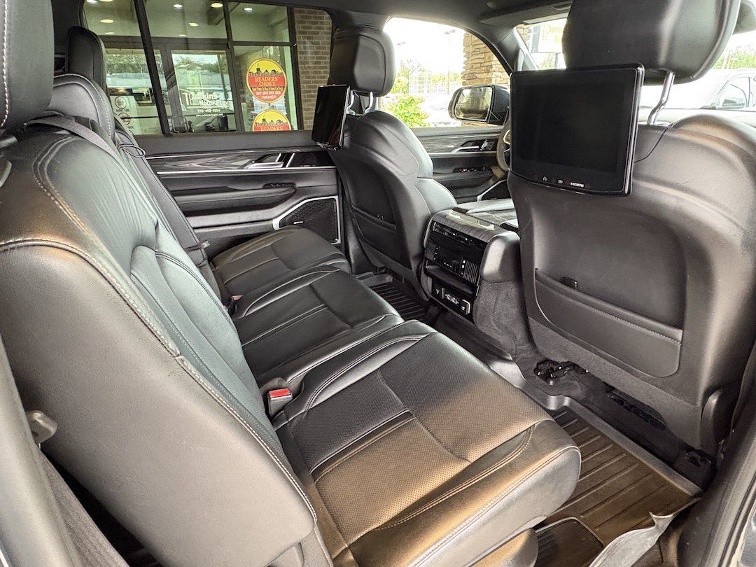 Used 2022 Jeep Wagoneer Series III w/ Rear Seat Video Group 1 AWD/4WD image 32
