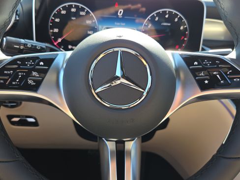 New 2026 Mercedes-Benz GLC 300 4MATIC image 27