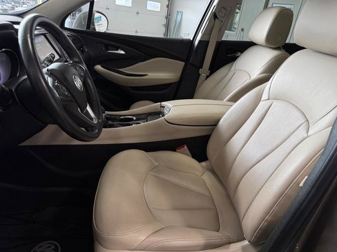 Used 2019 Buick Envision Essence AWD/4WD image 8
