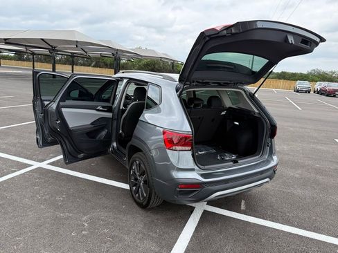 Used 2024 Volkswagen Taos S w/ MDO Package image 25