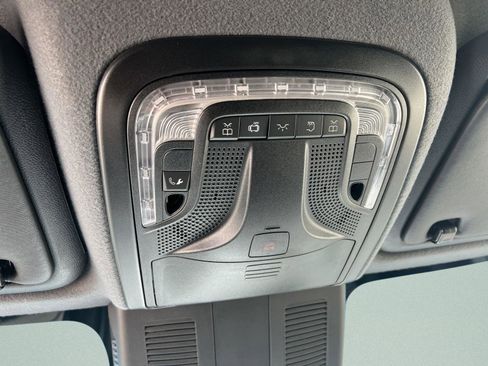 Used 2024 Mercedes-Benz Sprinter 2500 image 38