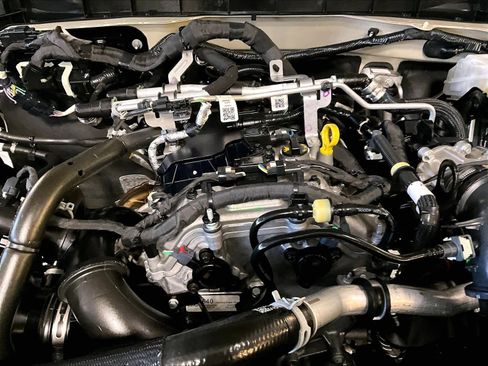 Used 2025 Ford Bronco Outer Banks image 32