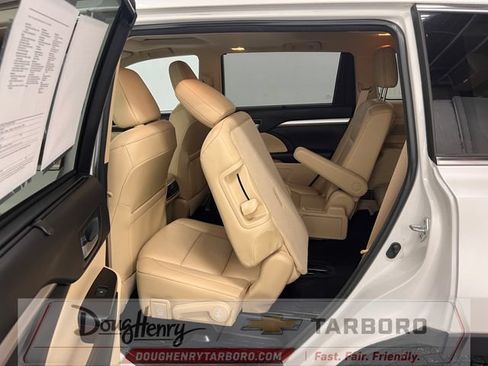 Used 2018 Toyota Highlander XLE FWD image 34