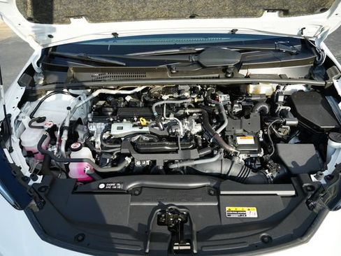 Used 2024 Toyota Prius XLE FWD image 14
