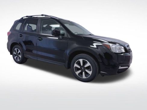 Used 2017 Subaru Forester 2.5i Premium w/ All-Weather Package image 2