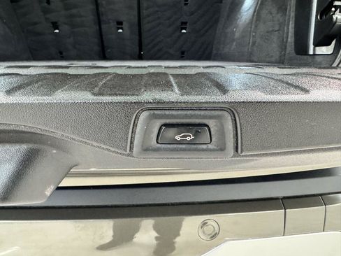 Used 2022 BMW X5 xDrive40i w/ Premium Package AWD/4WD image 10