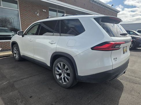 Used 2024 Toyota Grand Highlander Limited image 4