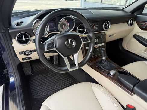 Used 2014 Mercedes-Benz SLK 250 image 17
