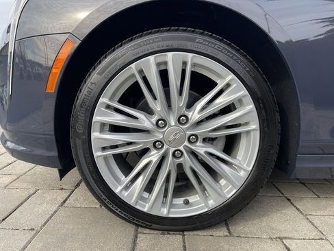 Used 2025 Cadillac CT4 Premium Luxury image 4