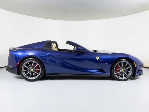 Used 2021 Ferrari 812 GTS image 29