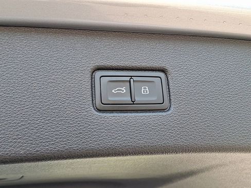 Used 2022 Audi Q7 3.0T Premium w/ Convenience Package image 30