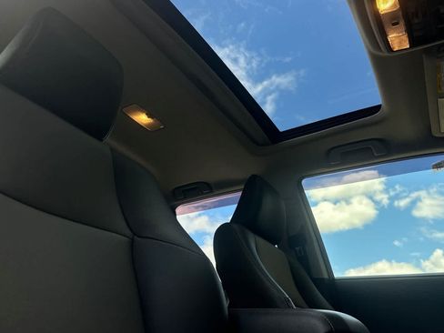 Used 2021 Toyota 4Runner SR5 Premium w/ Moonroof Package AWD/4WD image 17