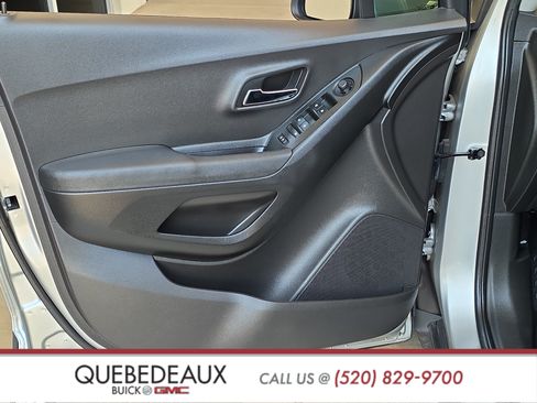 Used 2017 Chevrolet Trax LS FWD image 9