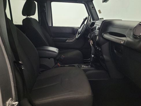 Used 2018 Jeep Wrangler Unlimited Sport S AWD/4WD image 21