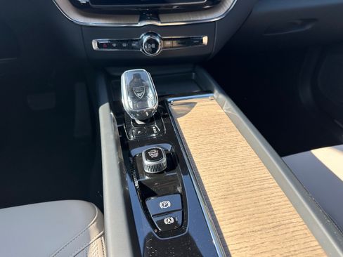 New 2026 Volvo XC60 B5 Core image 12