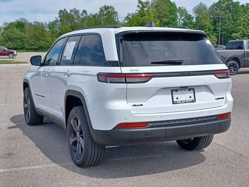 Used 2024 Jeep Grand Cherokee Limited w/ Black Appearance Package AWD/4WD image 3