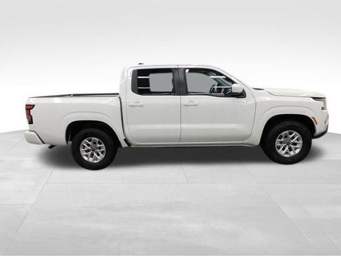 Used 2024 Nissan Frontier SV image 13
