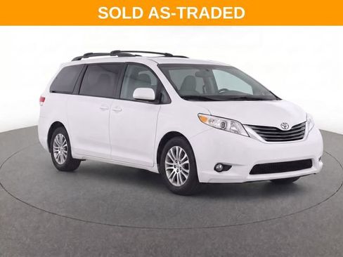 Used 2012 Toyota Sienna XLE w/ Entertainment Pkg FWD image 8