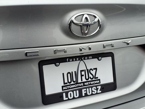 Used 2019 Toyota Camry LE image 30