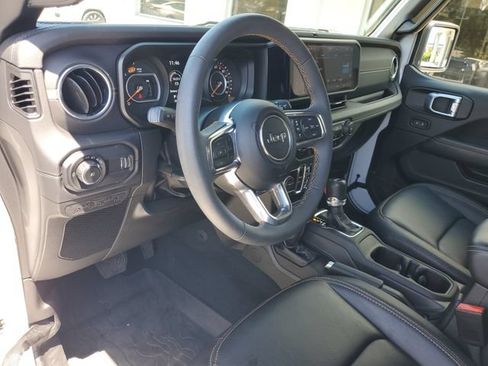 Used 2024 Jeep Wrangler Unlimited Sahara w/ Technology Group AWD/4WD image 26