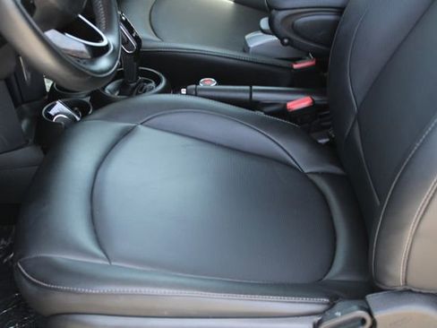 Used 2020 MINI Cooper 2-Door Hardtop FWD image 32