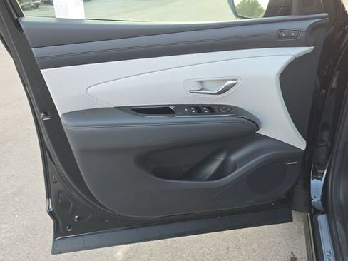 Used 2025 Hyundai Tucson Limited AWD/4WD image 13