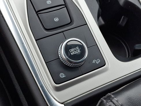 Used 2023 Ford Explorer XLT w/ Equipment Group 202A image 22