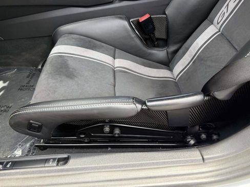 Used 2018 Porsche 911 GT3 RWD image 32