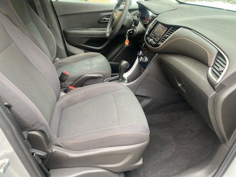 Used 2020 Chevrolet Trax LS image 7