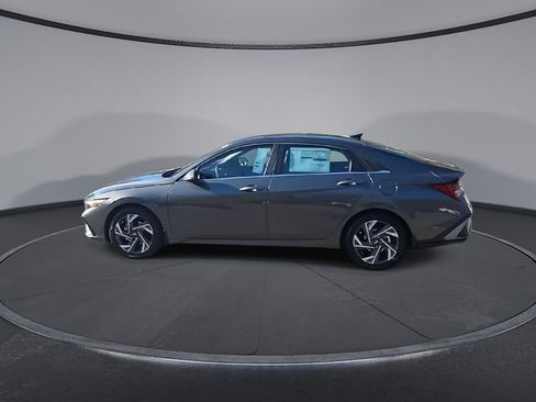 New 2026 Hyundai Elantra Limited FWD image 6