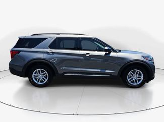 Certified 2025 Ford Explorer Active w/ Active Comfort Package RWD video 3