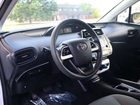 Used 2016 Toyota Prius Two FWD image 15