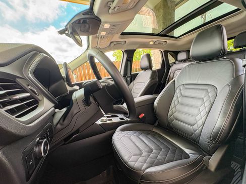 Used 2023 Ford Escape Platinum w/ Premium Technology Package AWD/4WD image 23