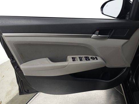 Used 2019 Hyundai Elantra SEL FWD image 12