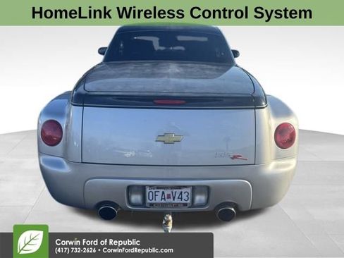 Used 2005 Chevrolet SSR w/ Preferred Equipment Group image 7