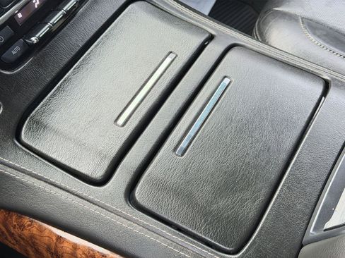 Used 2016 Chevrolet Suburban LTZ AWD/4WD image 27