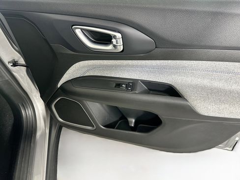 Used 2023 Jeep Compass Latitude image 31